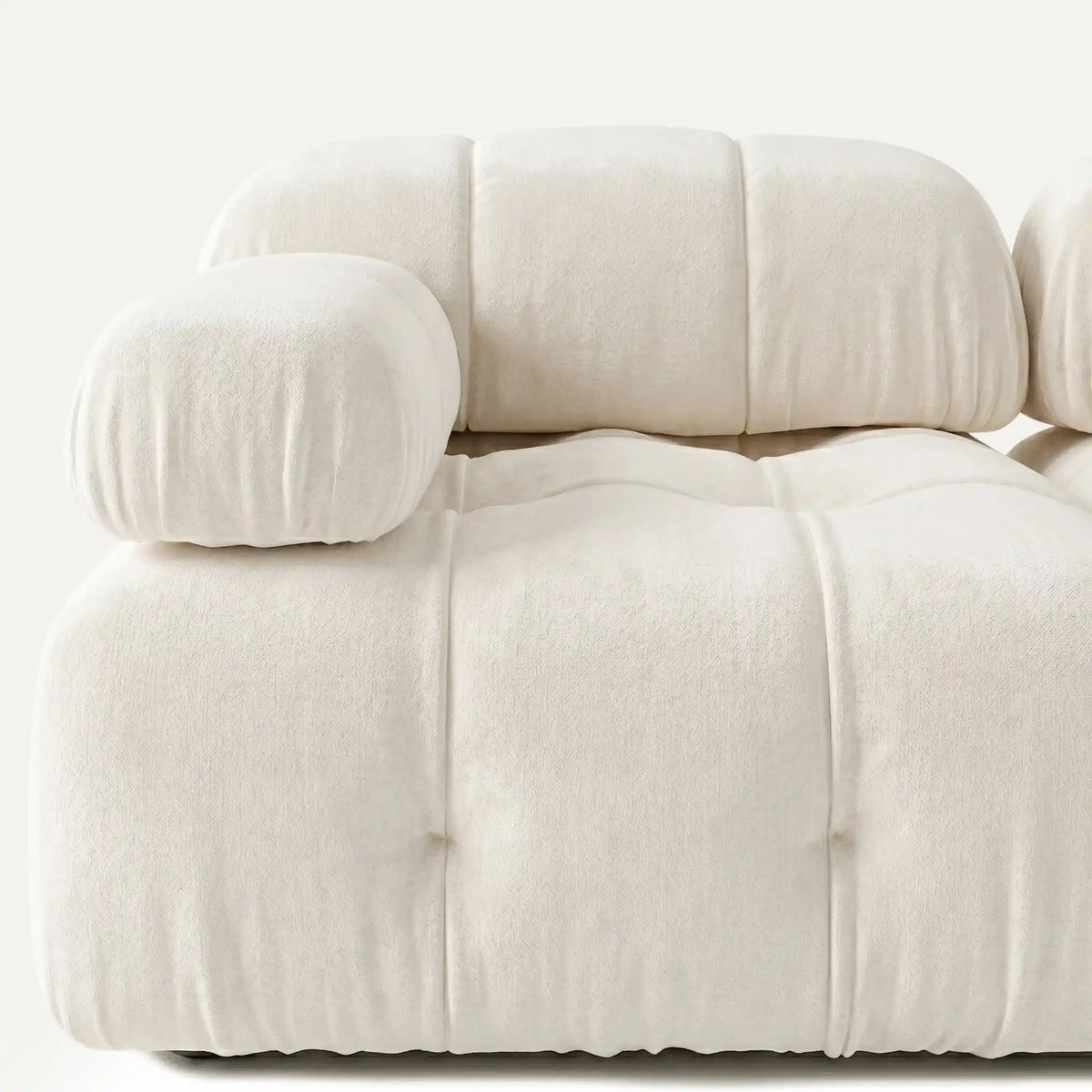 Modulares Sofa Cloud (4-Sitzer) mit Pouffe